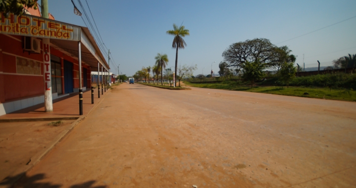 Straße in Roborés Zentrum