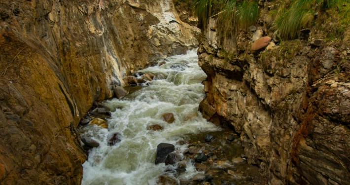 Lluskamayu Fluss Salkantay Trek