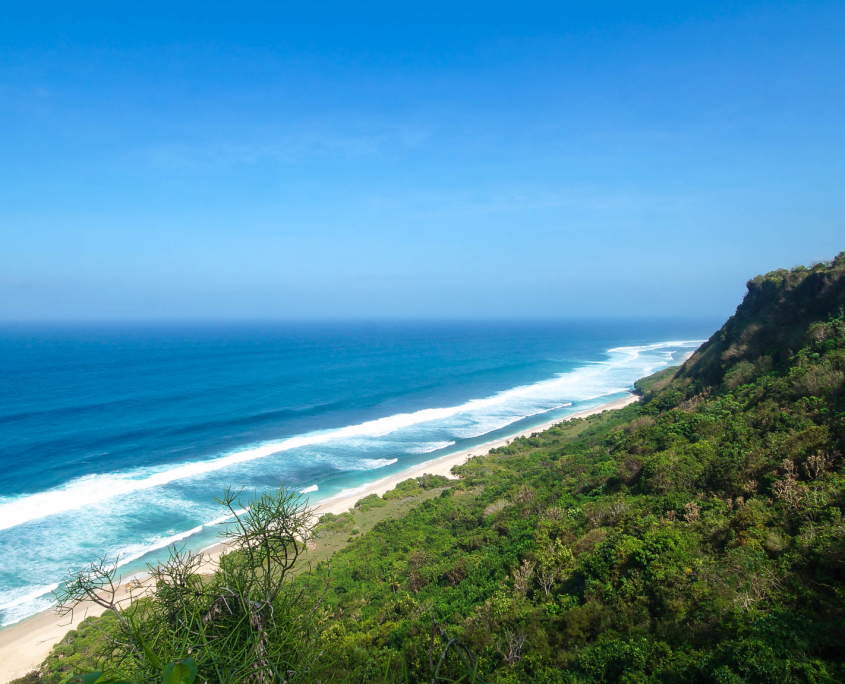 Blick hinab auf den Nyang Nyang Beach im Süden von Bali