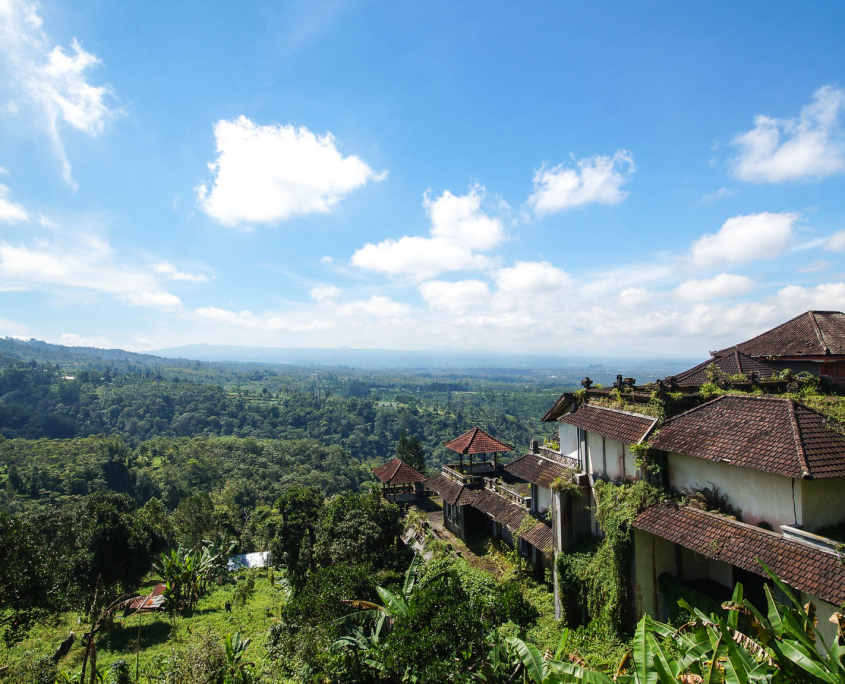 Ausblick vom Warung Kopi D’Tegale auf Landschaft auf Bali