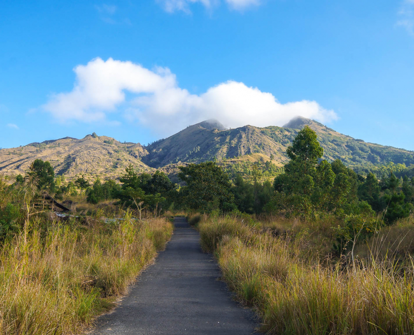 Wanderweg vom Vulkan Batur auf Bali