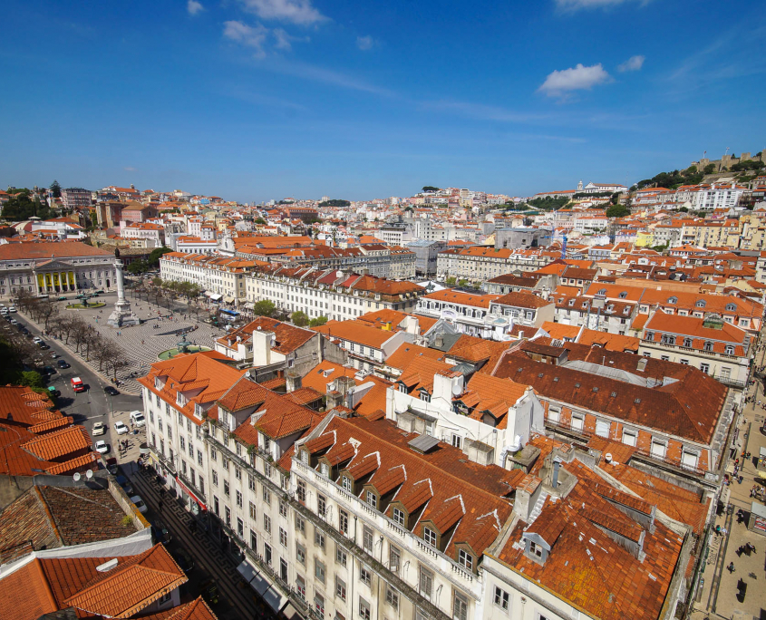 Blick vom Elevador de Santa Justa in Lissabon