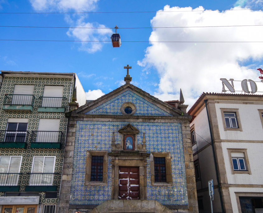 Gemusterte Häuserfassaden in Porto