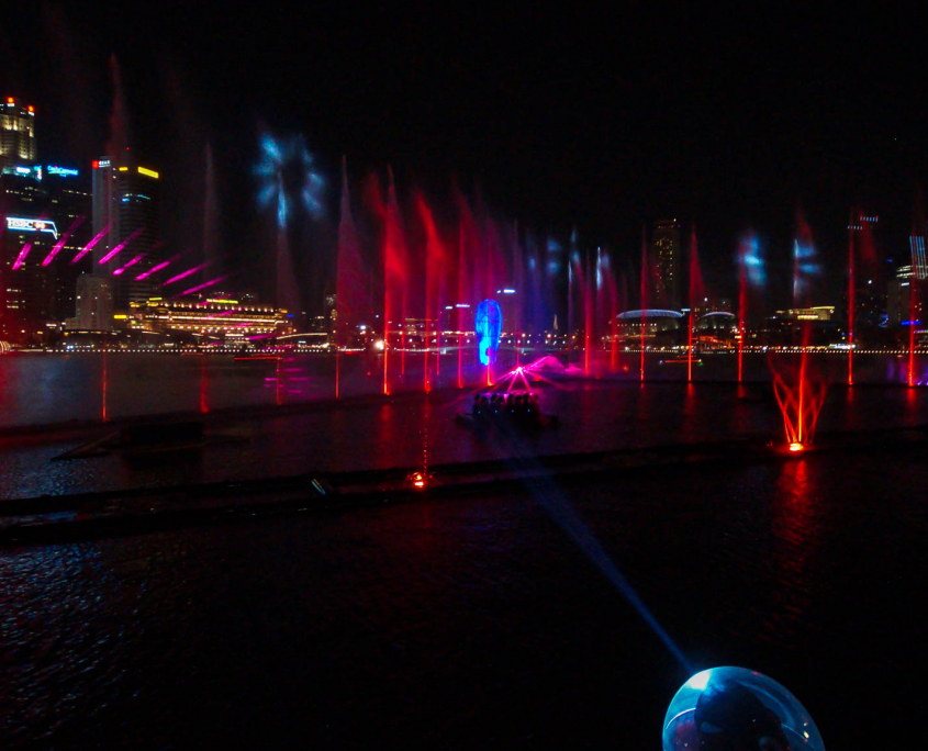 Lightshow vor dem Marina Bay Sands