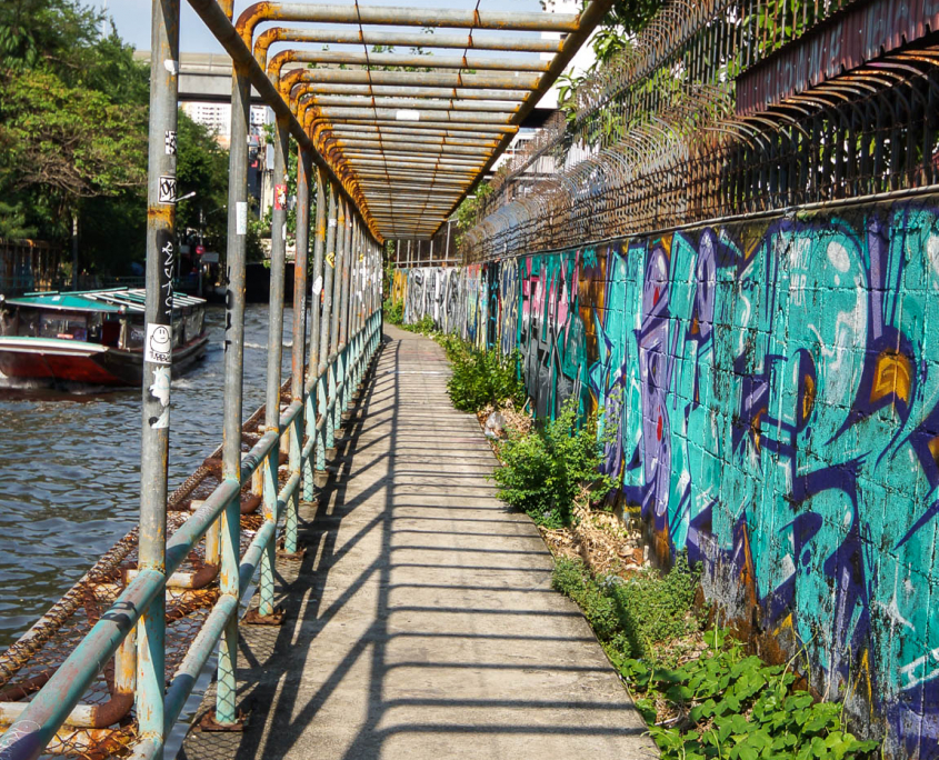 Street Art am Kanal in Bangkok