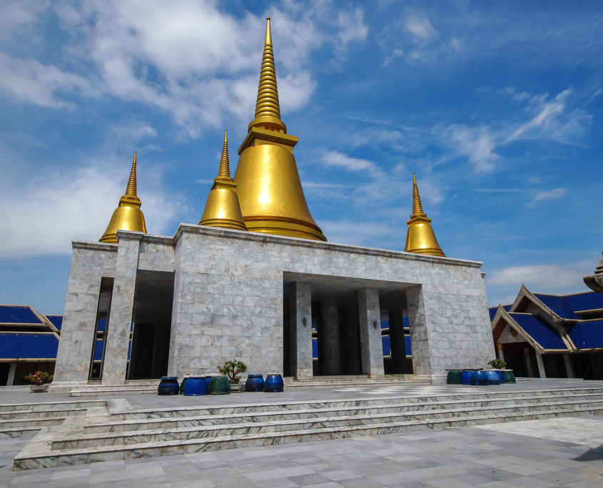 Tempel im Phutthamonthon Park bei Bangkok