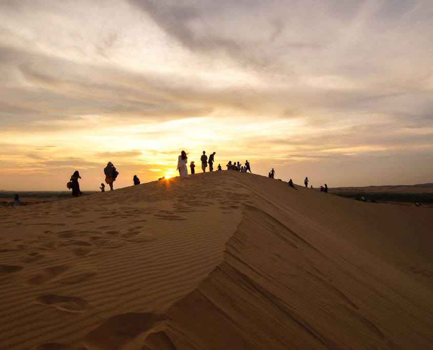 Sonnenaufgang an der White Sand Dune in Mui Ne