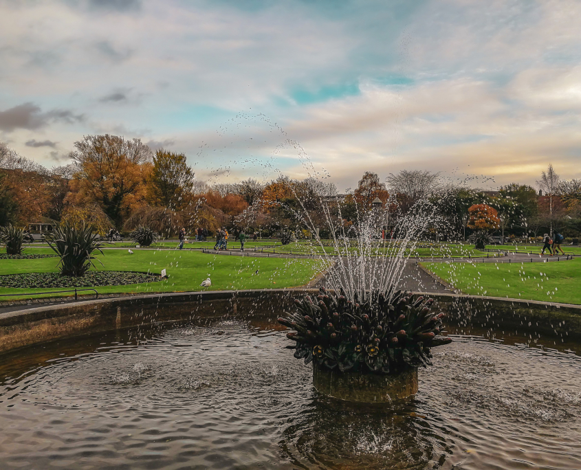 Springbrunnen im Park von Dublin